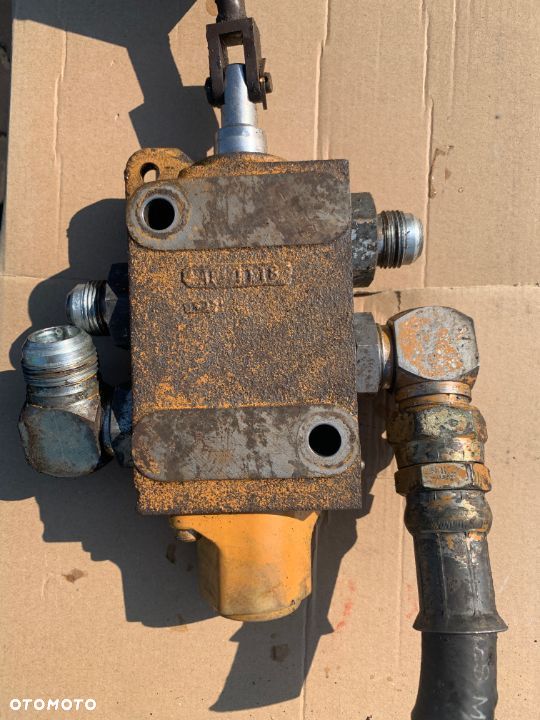 M0559108522 Zawór rozdzielacz 1069184 CASE 580 G - 5