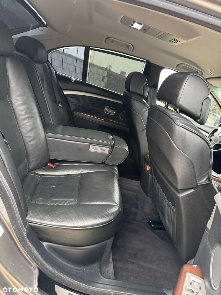 BMW Seria 7 750i L - 21