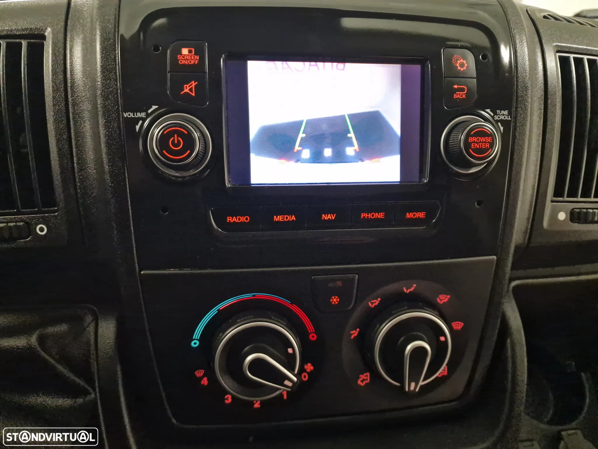 Peugeot BOXER 2.2 BLUEHDi 335 L2H2 Pro GPS CAM. TRASEIRA IVA DEDUTIVEL - 53