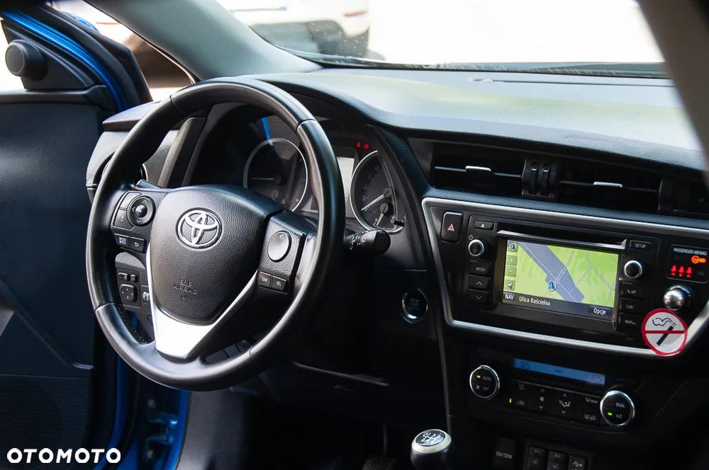 Toyota Auris 2.0 D-4D Executive - 18