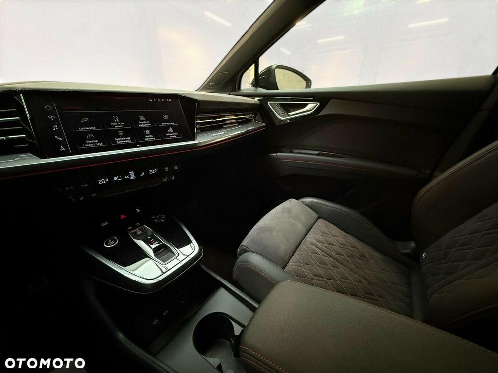 Audi Q4 e-tron - 32
