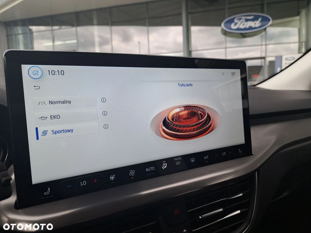 Ford Focus 1.0 EcoBoost Titanium X - 30