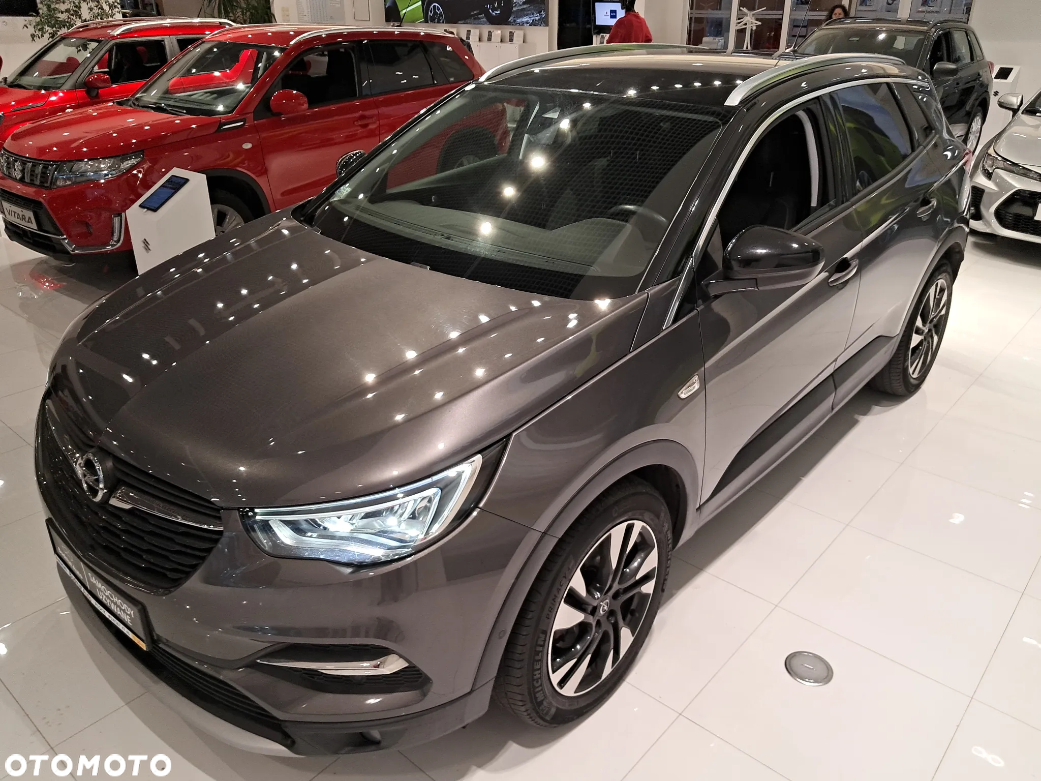 Opel Grandland X 1.2 T GPF Enjoy S&S - 4