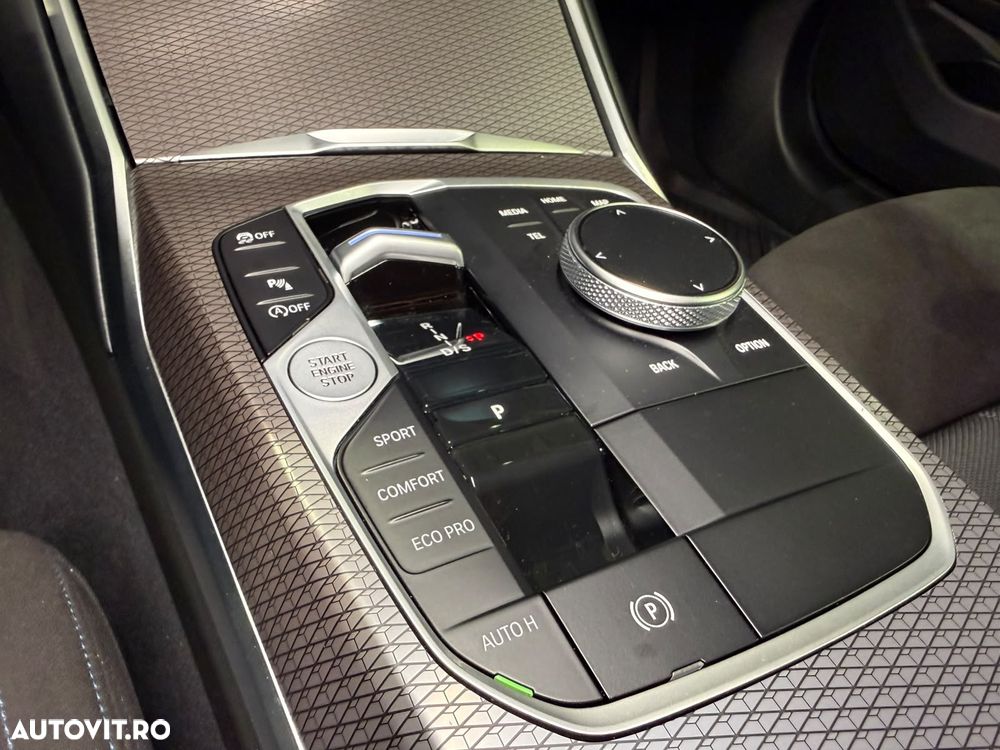 BMW Seria 3 320i xDrive AT - 29