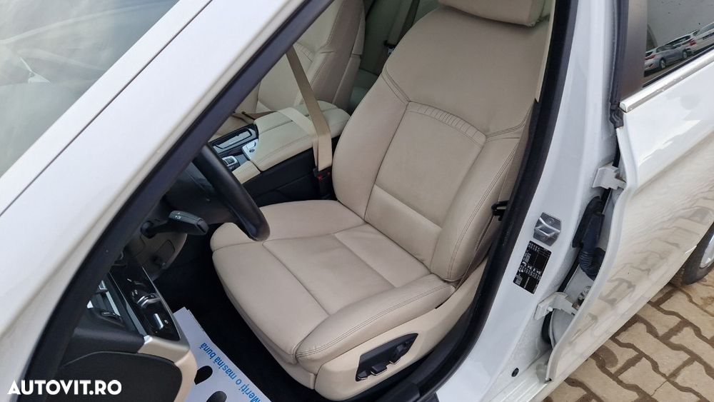 BMW Seria 5 520d AT - 13