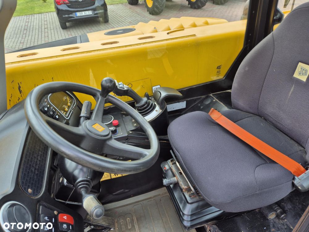 JCB 525-60 HiViz - 8