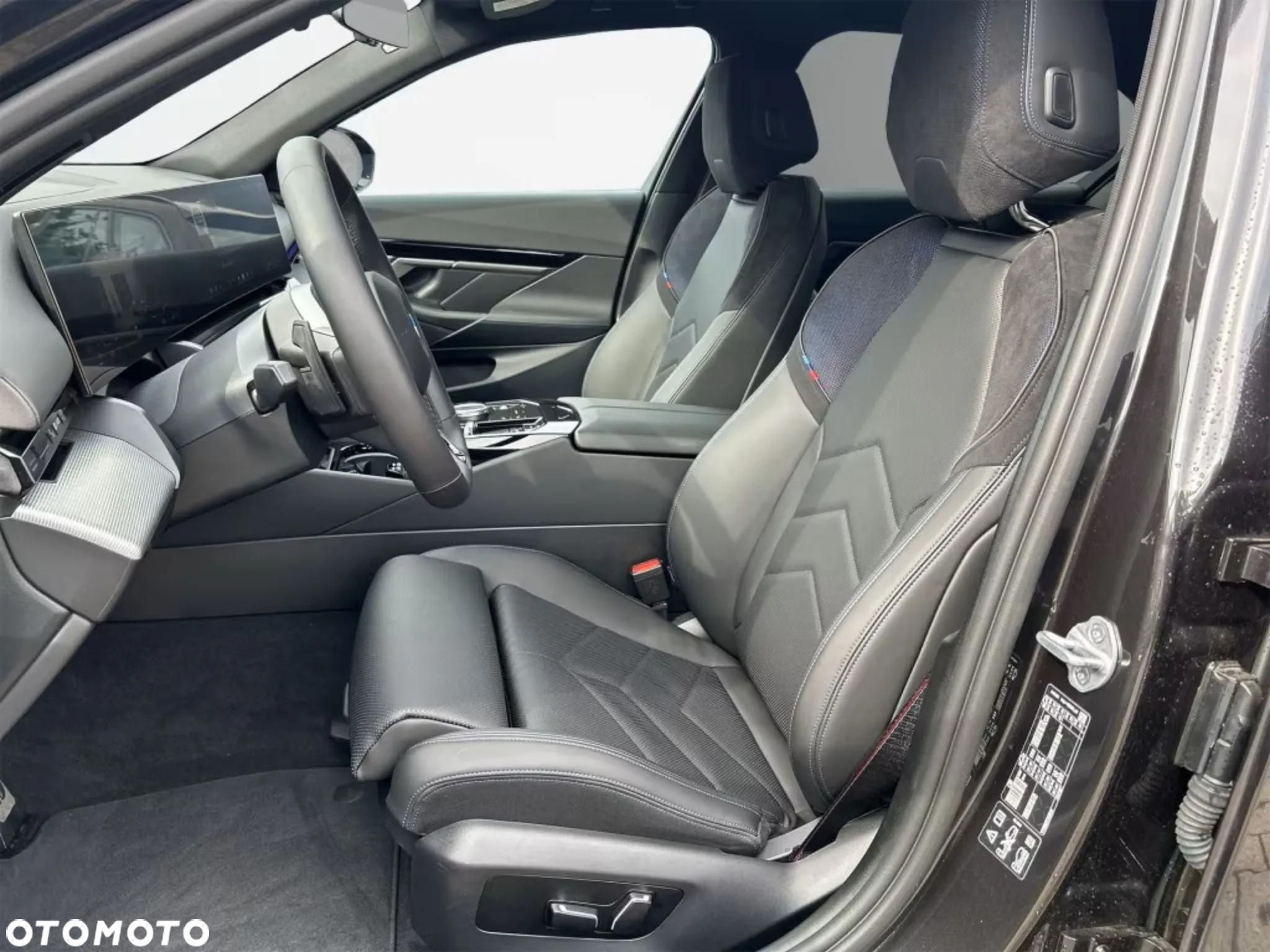 BMW Seria 5 520d xDrive mHEV M Sport - 17