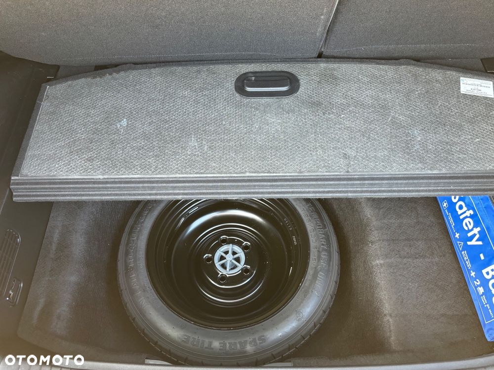 Hyundai ix20 1.4 blue - 23