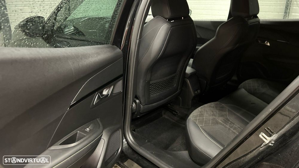 Peugeot e-2008 50 kWh GT Pack - 7