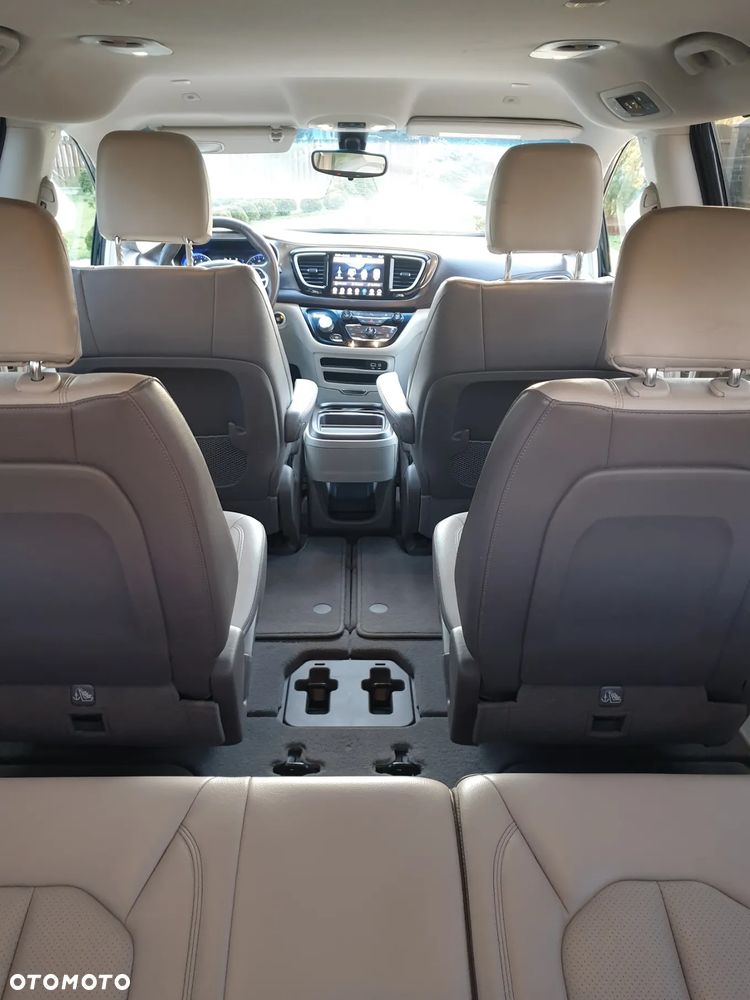 Chrysler Pacifica - 6