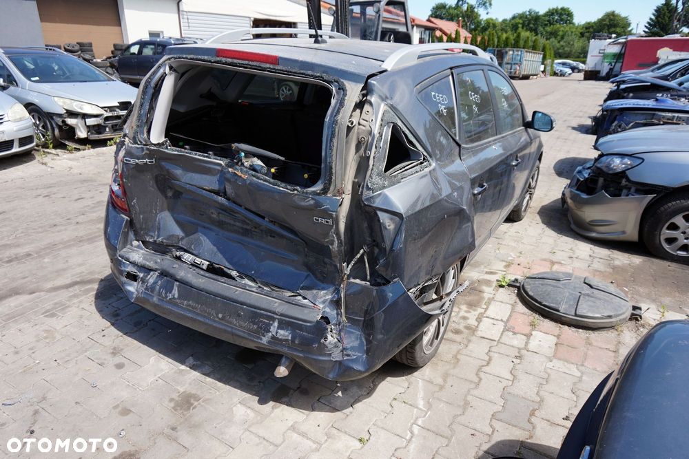 KIA CEED I LIFT KOMBI 2011 5K 1.6 CRDI D4FB 127KM WAJ6C CZARNY na części - 5