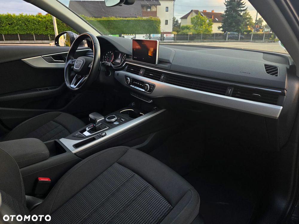 Audi A4 Avant 40 TFSI S tronic design - 22