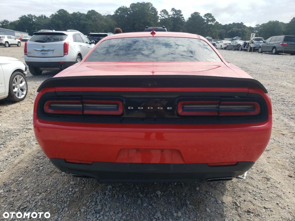 Dodge Challenger - 6