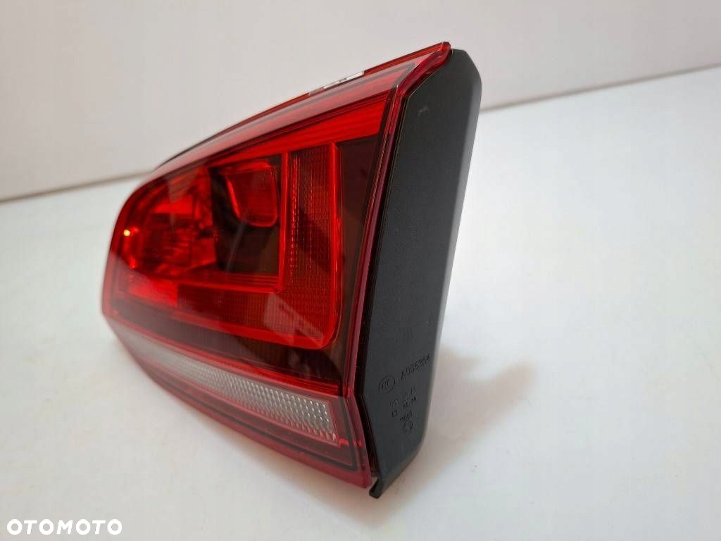 VW Golf VII 2016 Tył strona prawa Lampy tylnej klapy bagażnika 5G9945094F - 5
