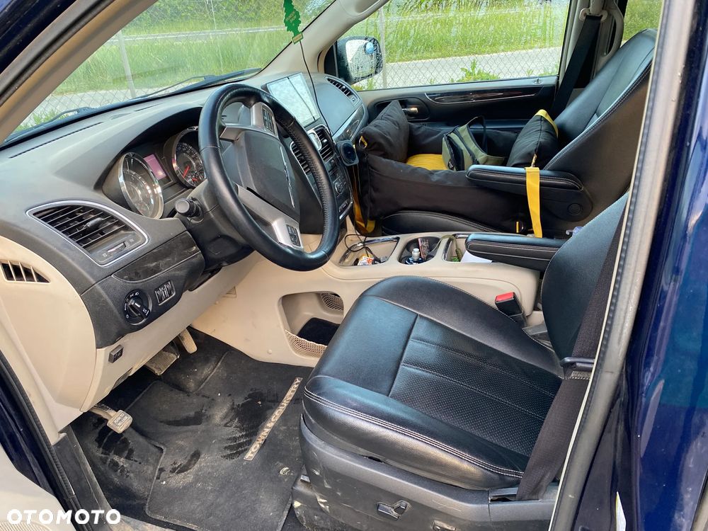 Chrysler Town & Country 3.6 Touring - 14