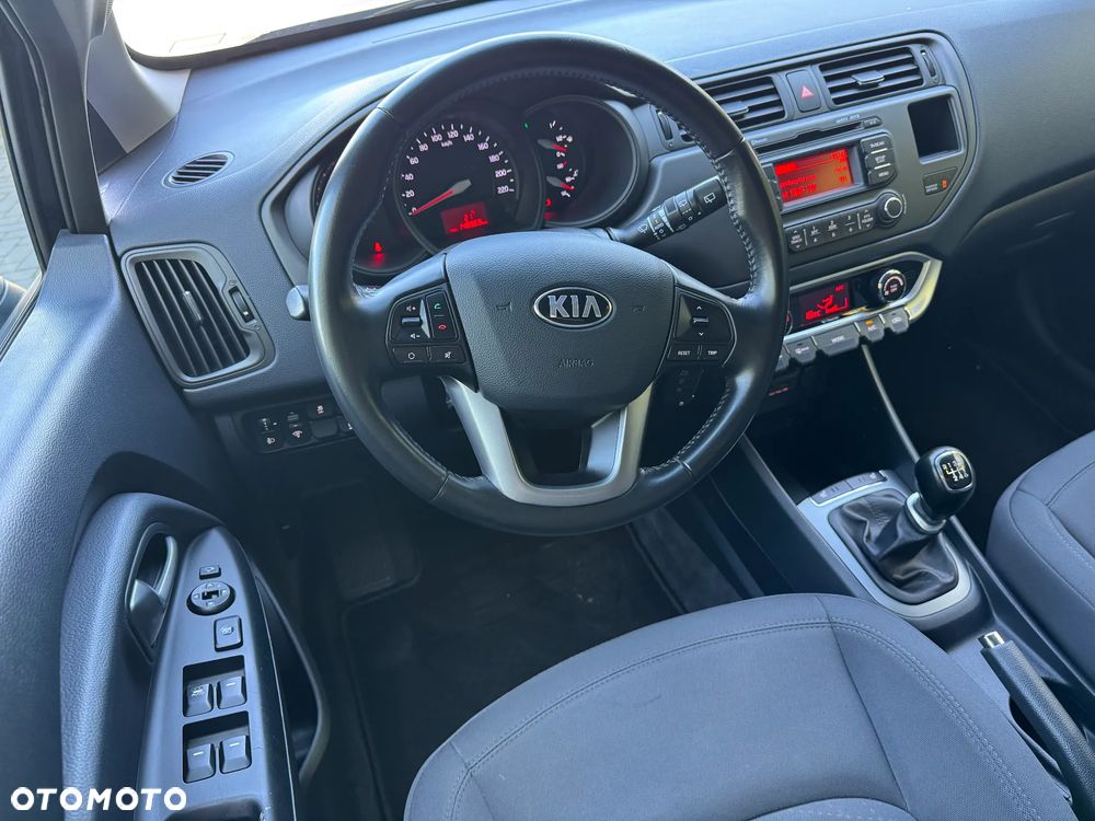 Kia Rio - 25