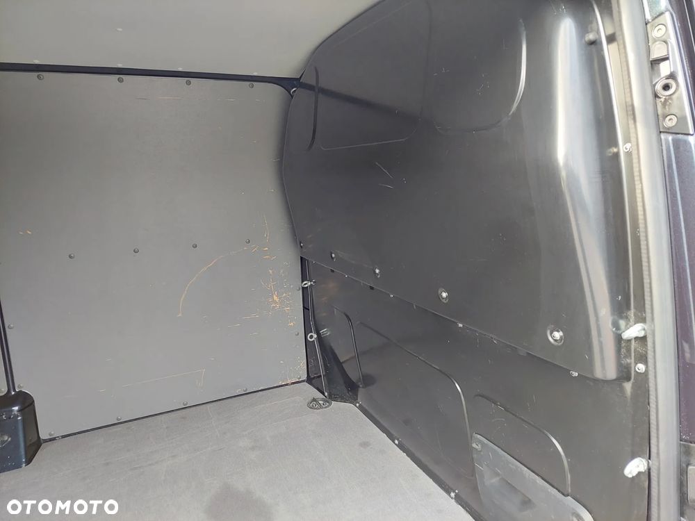 Volkswagen Transporter - 32