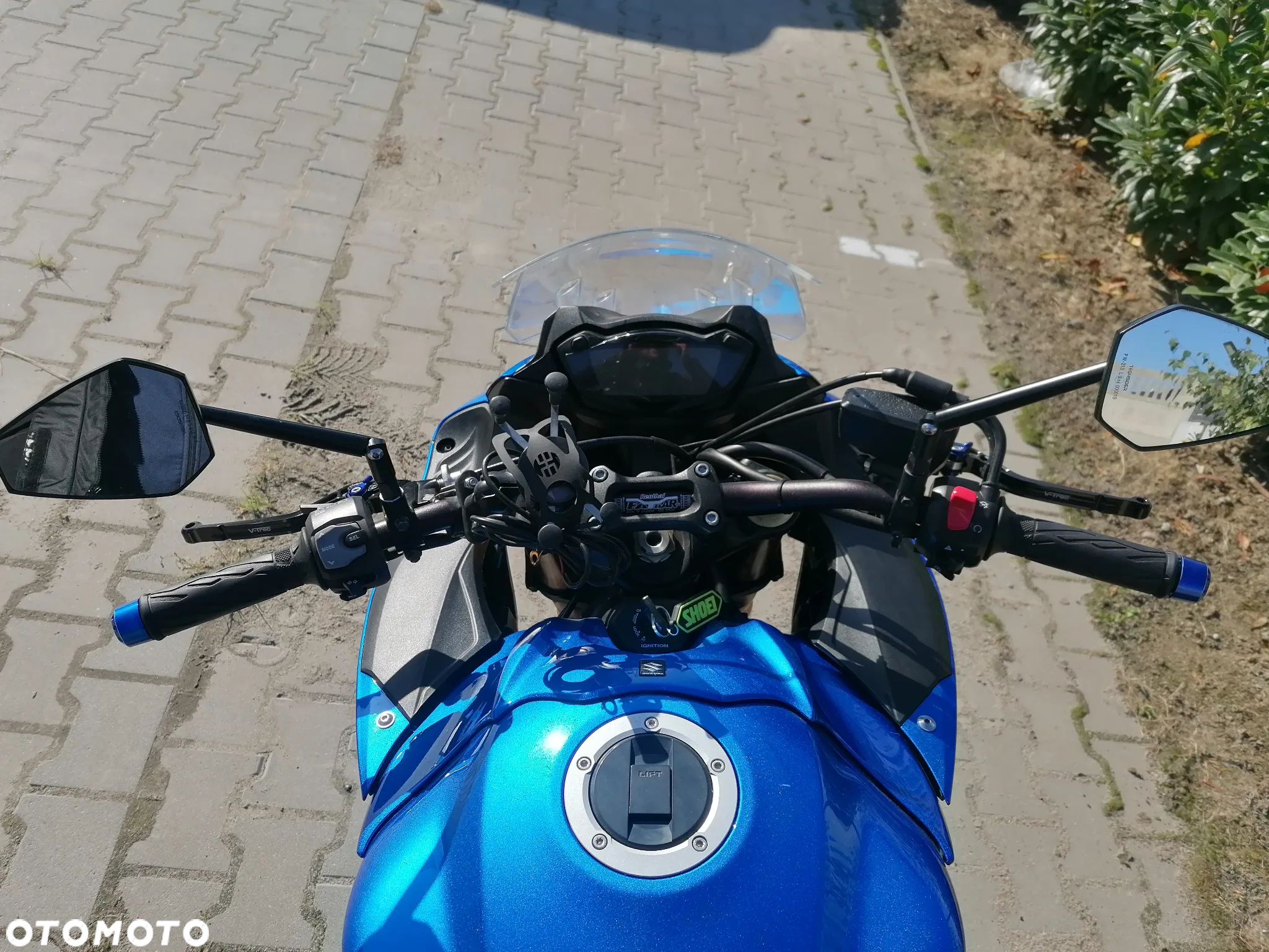 Suzuki GSX 1000 - 20