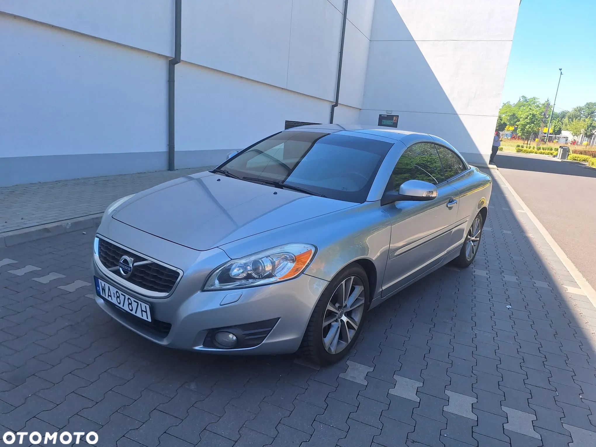 Volvo C70 T5 Momentum - 1