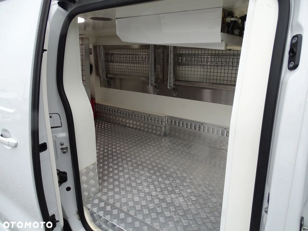 Opel VIVARO LONG - 19