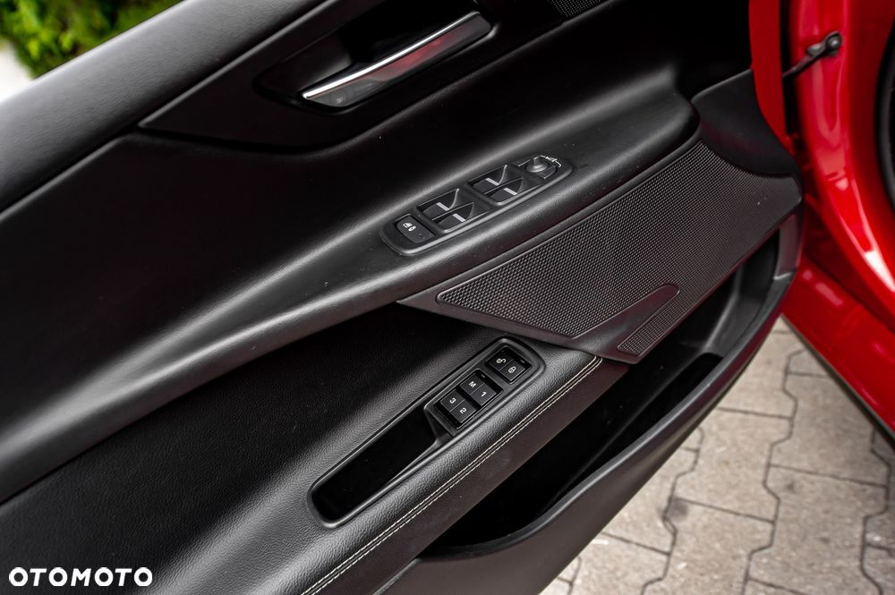 Jaguar XE - 30