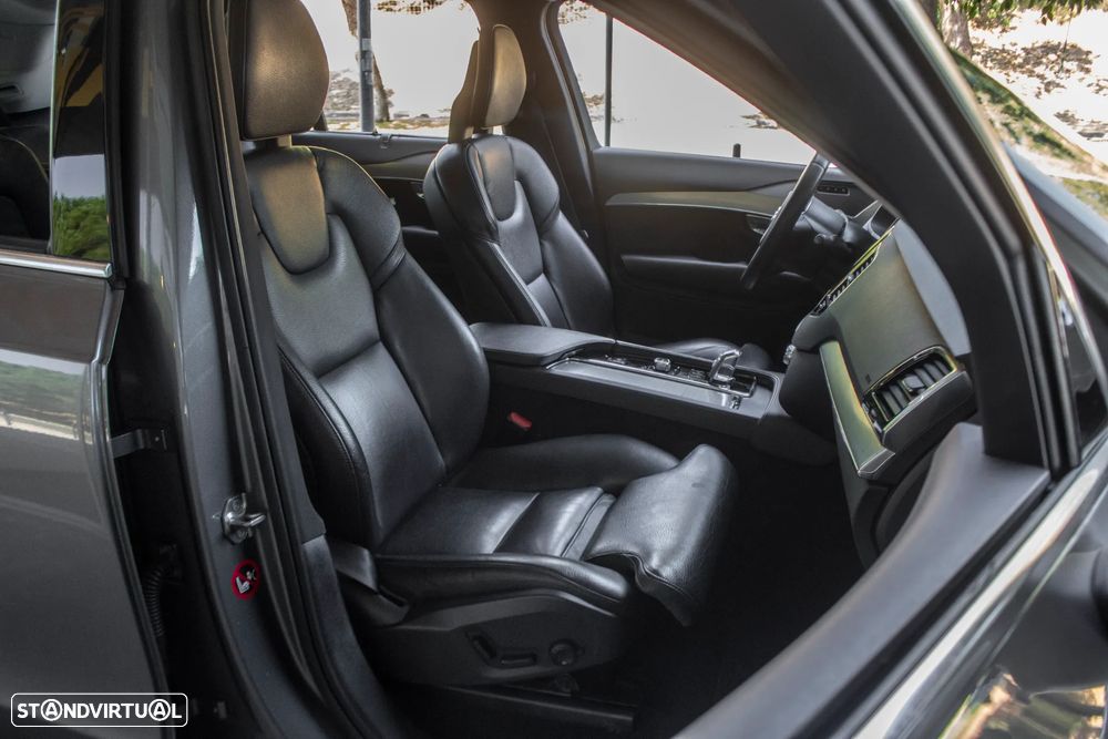 Volvo XC 90 T8 AWD Twin Engine Geartronic Momentum - 23