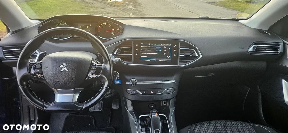 Peugeot 308 BlueHDi 130 EAT8 Allure - 10