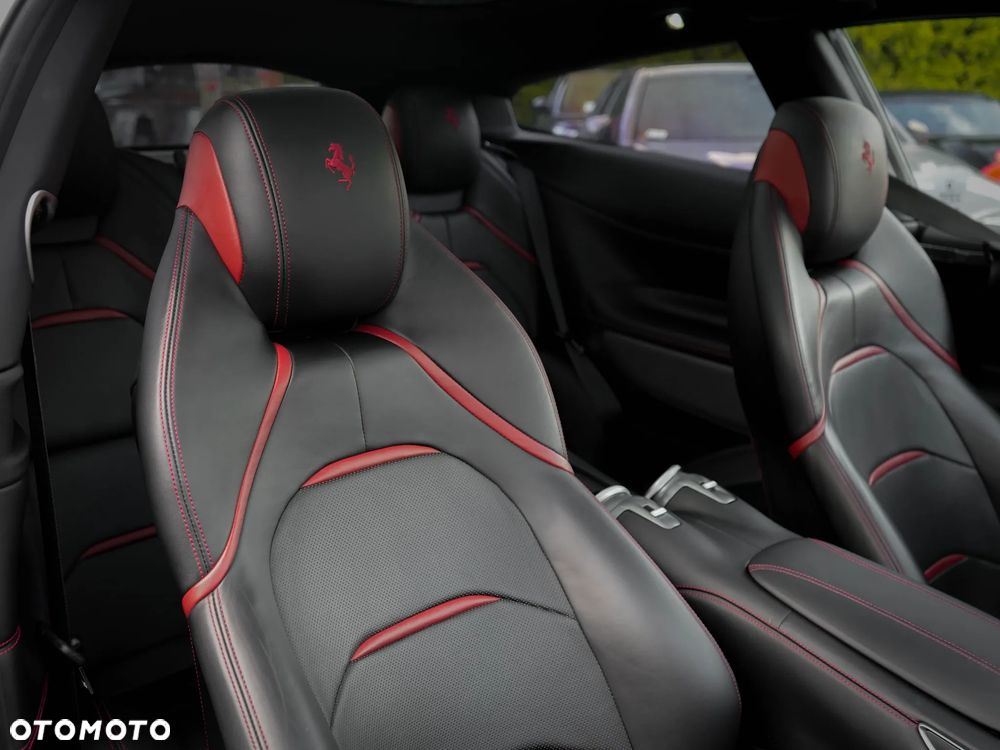 Ferrari GTC4Lusso - 28