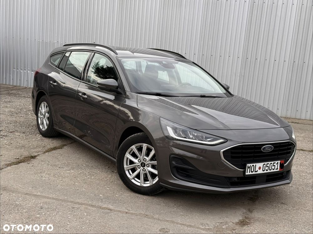 Ford Focus ver-1-5-ecoblue-start--stopp--system-titanium - 2