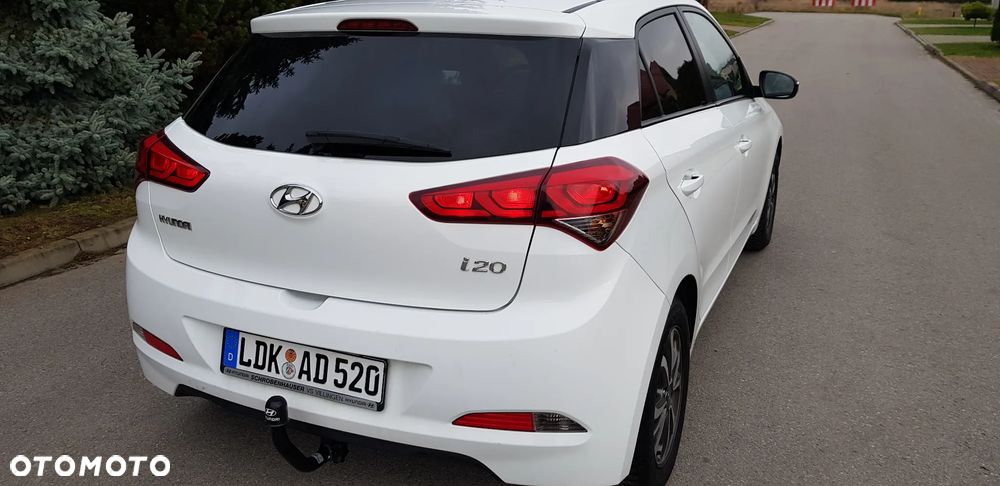 Hyundai i20 blue 1.2 Trend - 14