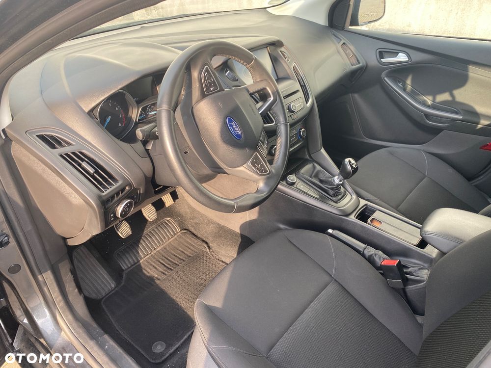 Ford Focus - 8