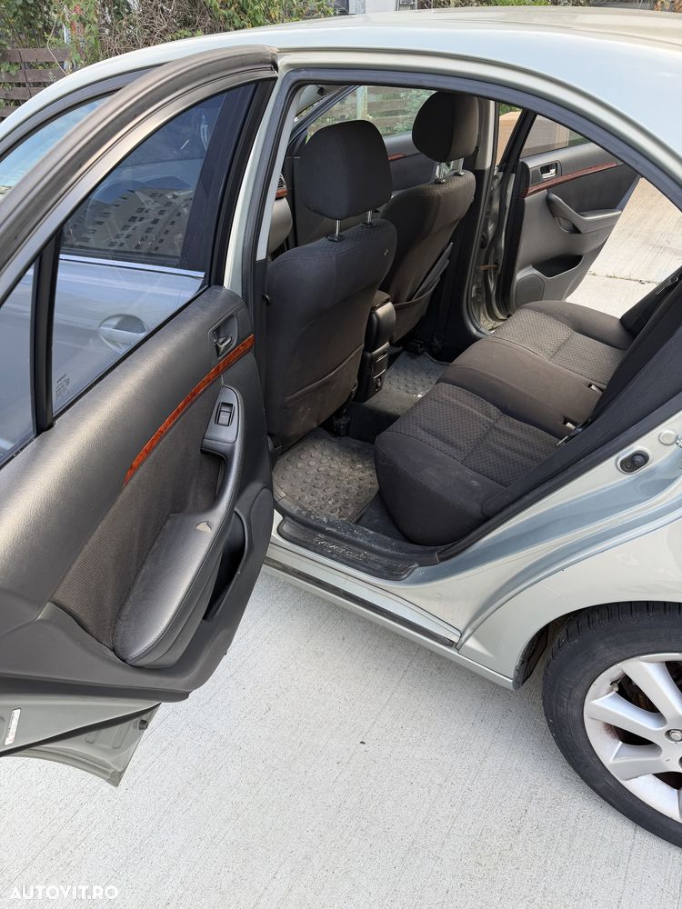 Toyota Avensis - 22