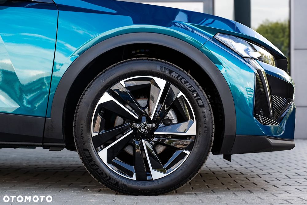 Peugeot 408 HYBRID 145 e-DSC6 Allure - 27