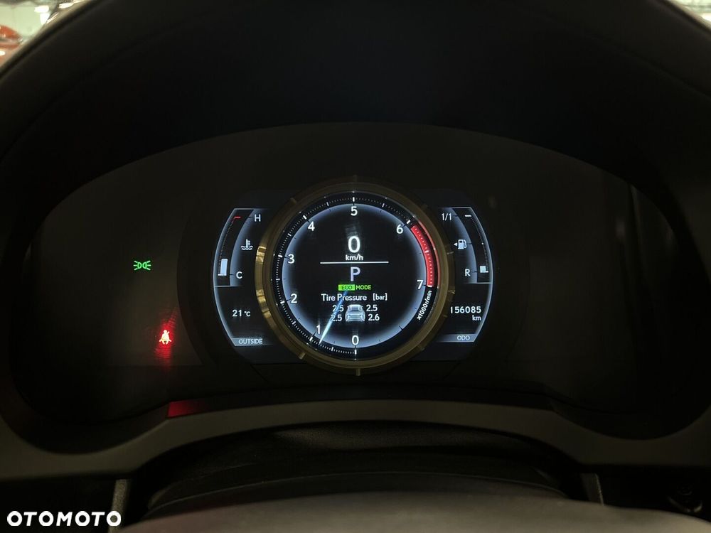 Lexus RC 200t / 300 F Sport - 20