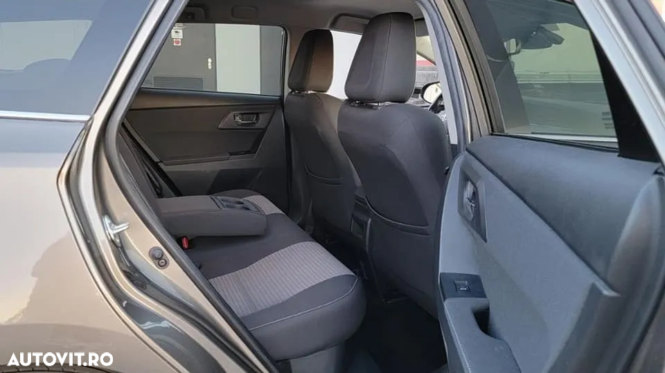 Toyota Auris 1.8 VVT-i Hybrid Automatik Design Edition - 6