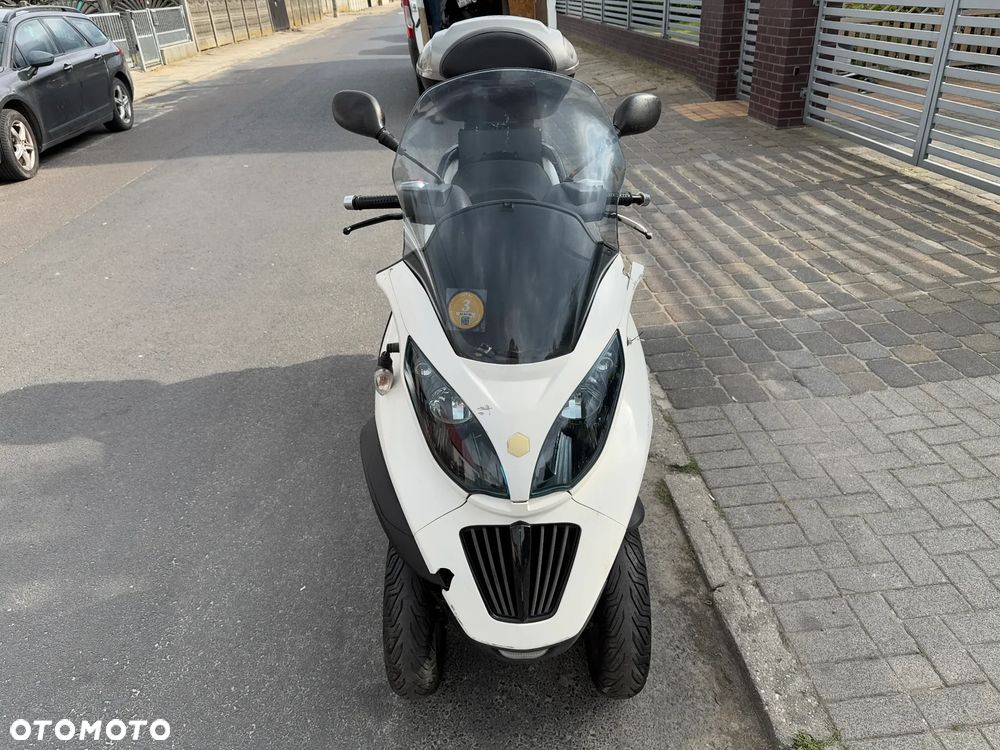Piaggio MP-3 - 21