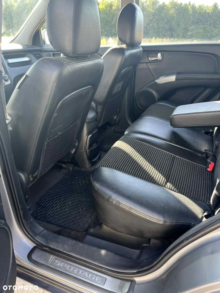 Kia Sportage 2.0 Expedition - 16