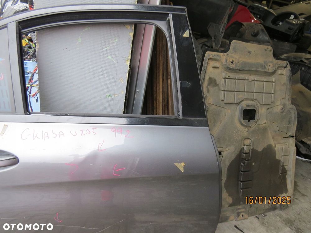 Mercedes W205 C KLASA DRZWI TYŁ PRAWE DRZWI 992 - 6