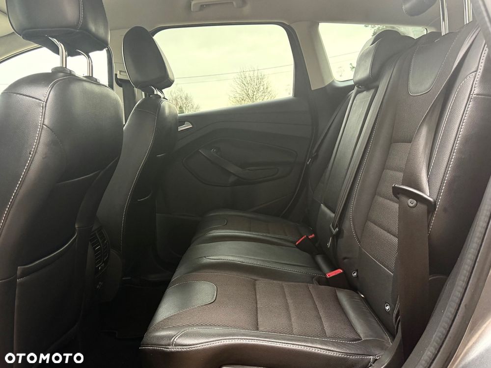Ford Kuga 2.0 TDCi 2x4 Titanium - 10