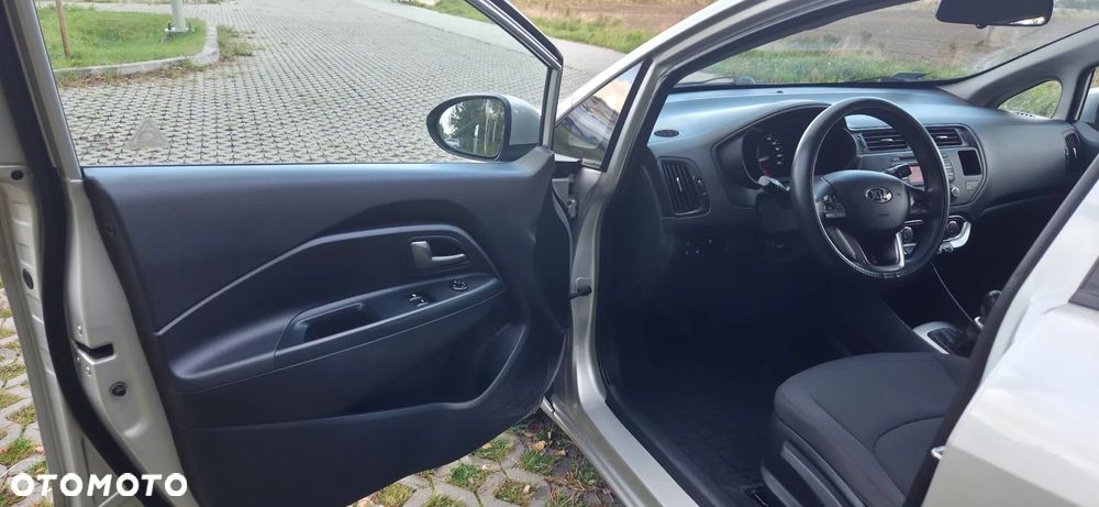 Kia Rio 1.4 M - 17