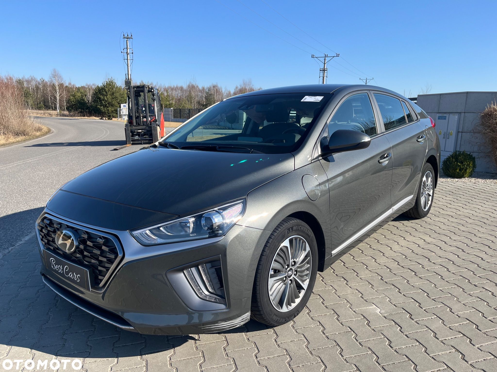 Hyundai IONIQ - 1
