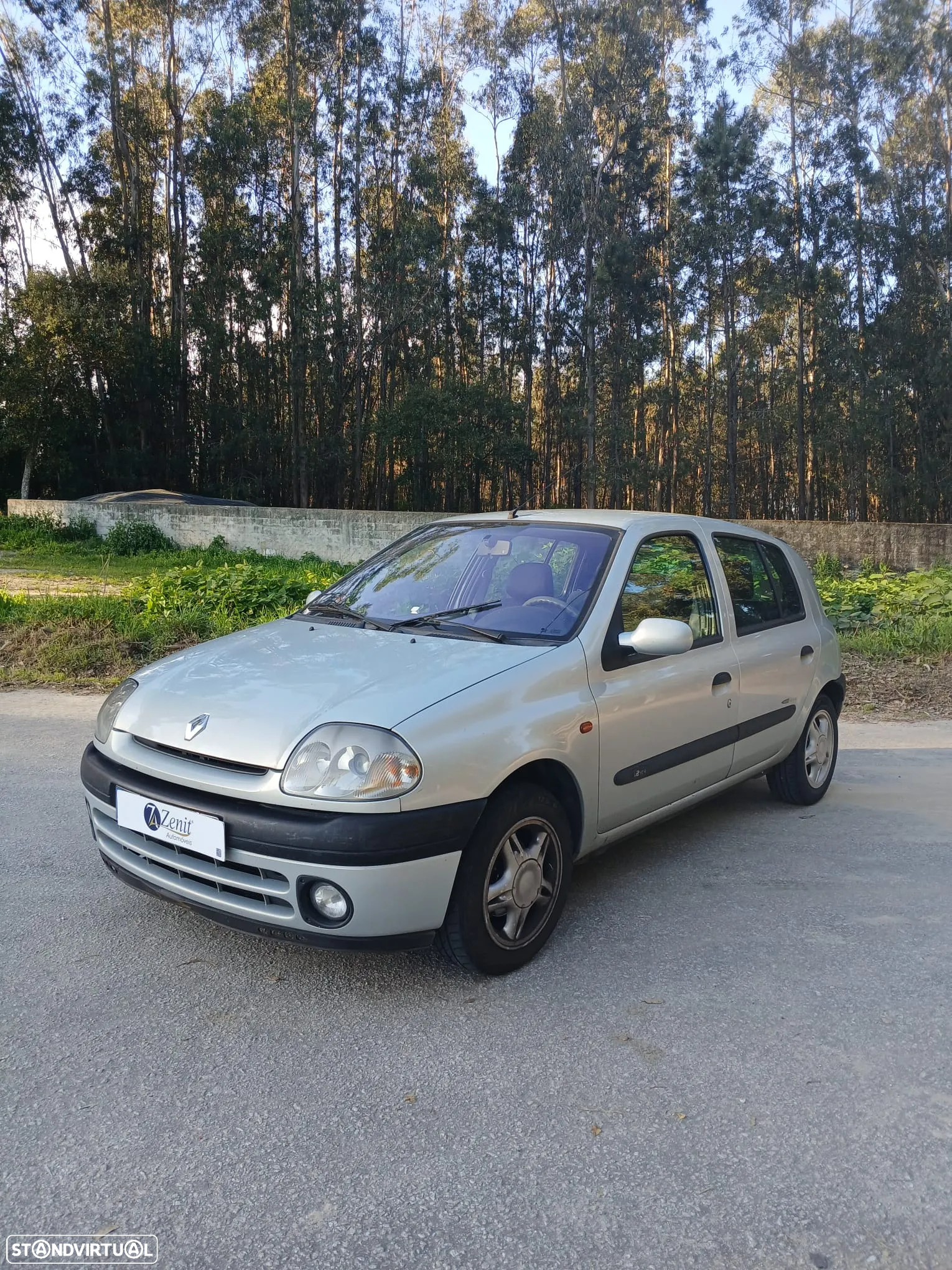 RENAULT CLIO II 1.2 16V de 2001 - Peças Usadas (9783) - 2