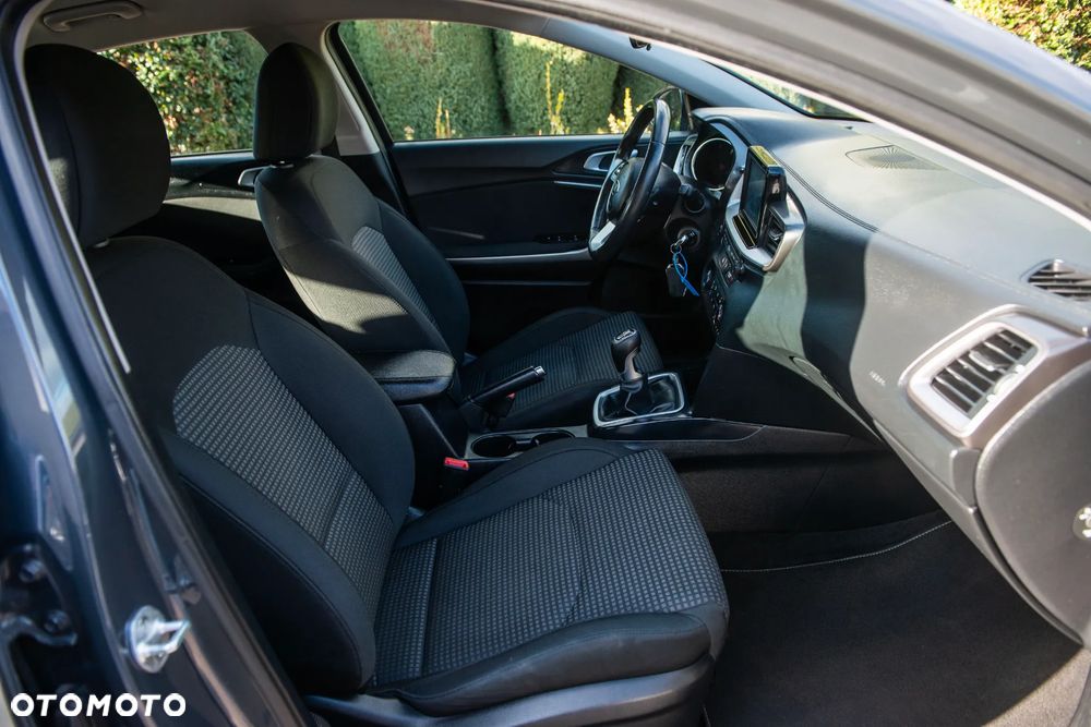 Kia Ceed 1.4 Business Line - 27