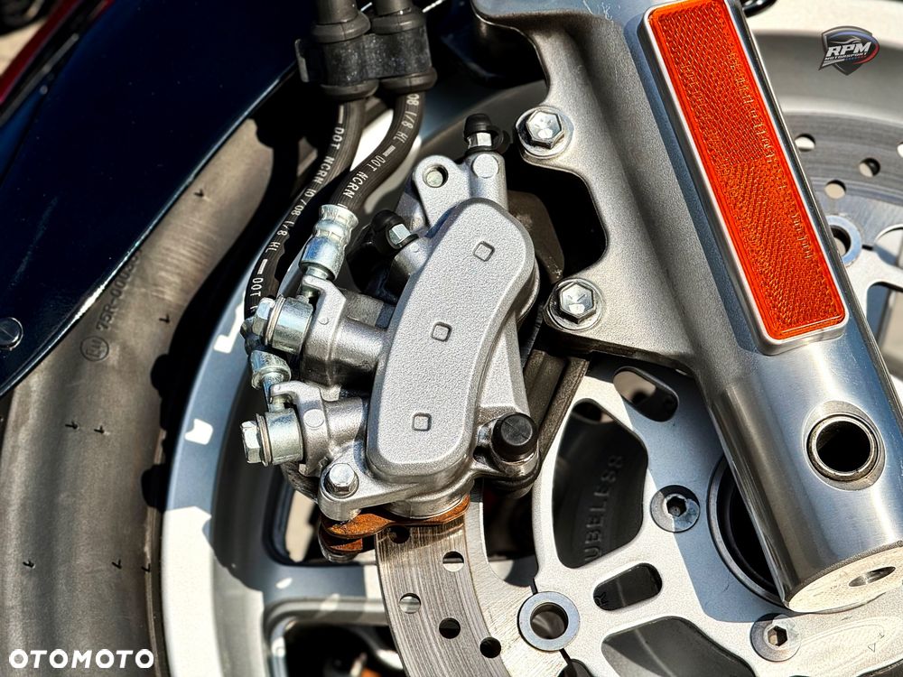 Suzuki Boulevard - 23