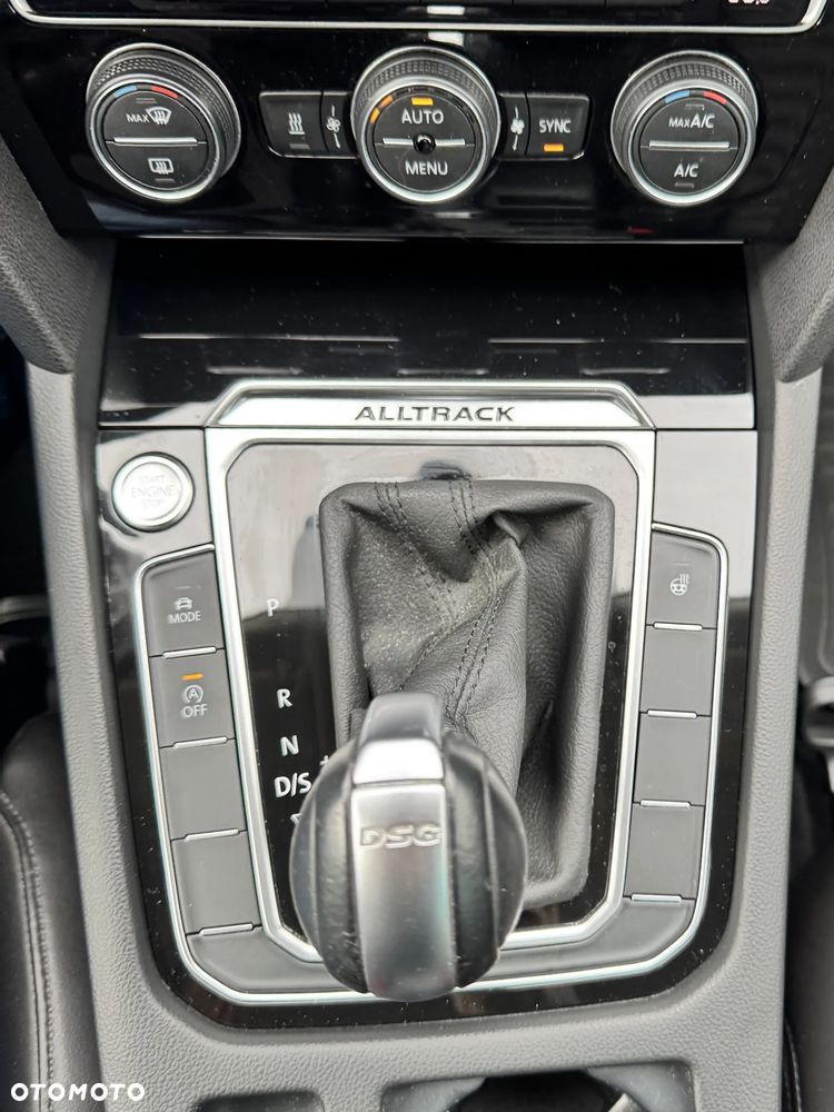 Volkswagen Passat Alltrack 2.0 TDI SCR 4Motion DSG - 32