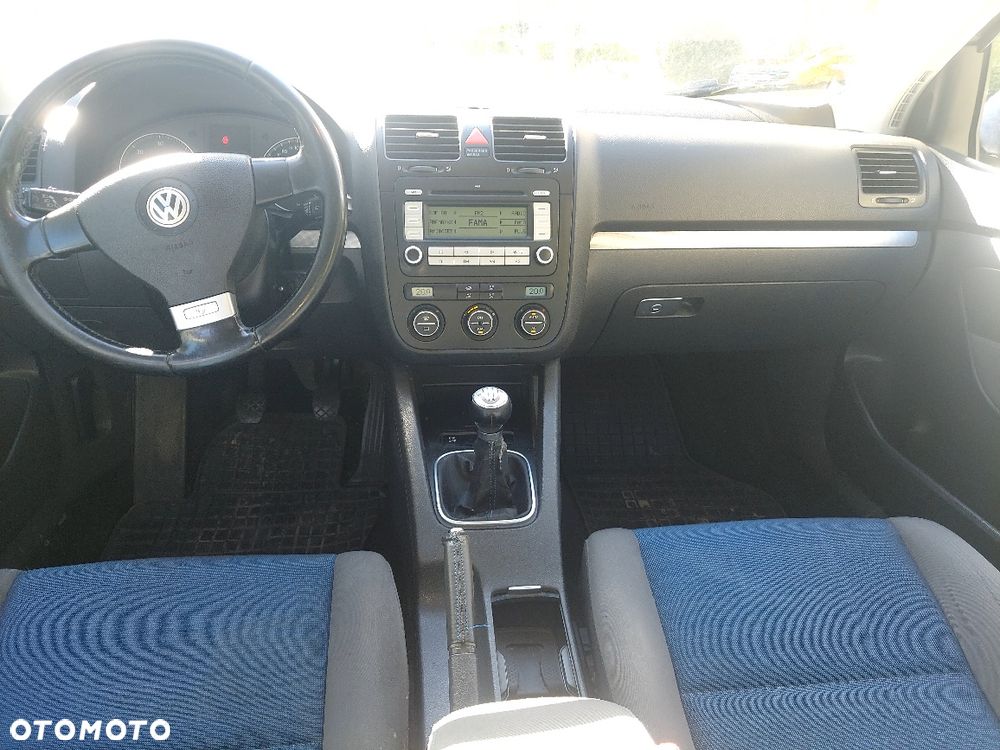 Volkswagen Golf - 6