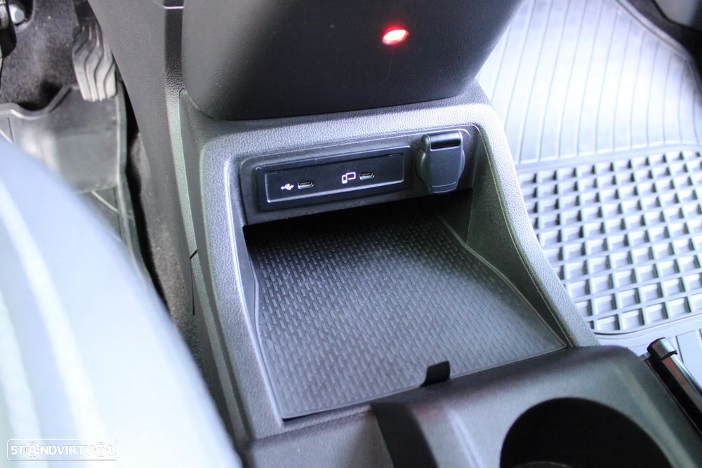 Mercedes-Benz T 180 d Auto Progressive - 36