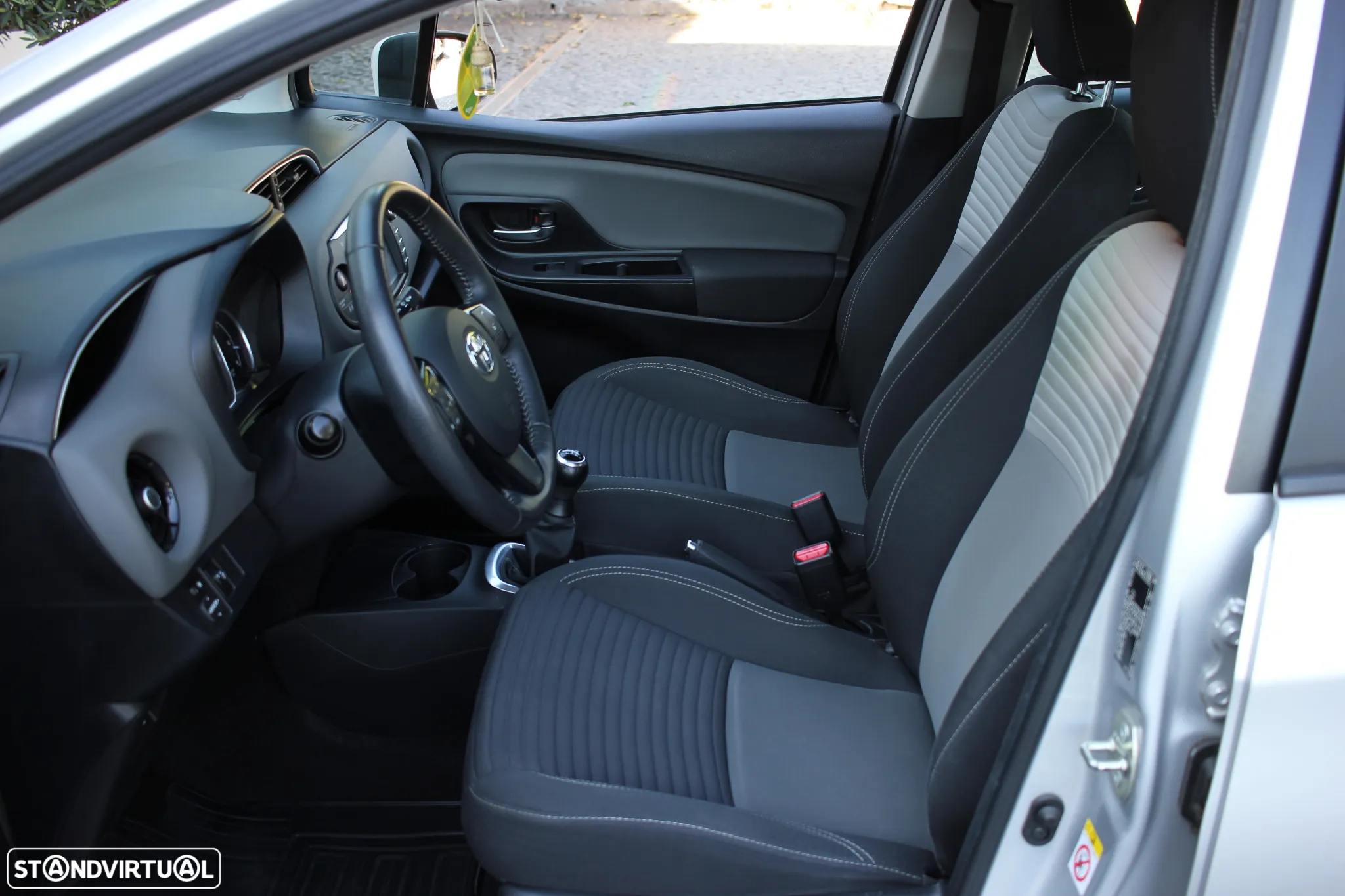 Toyota Yaris 1.0 VVT-i Comfort - 10