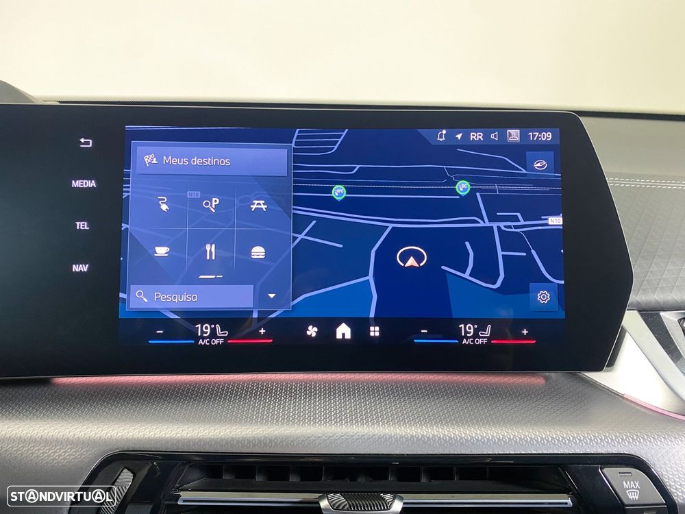 BMW iX2 eDrive20 Pack Desportivo M - 15