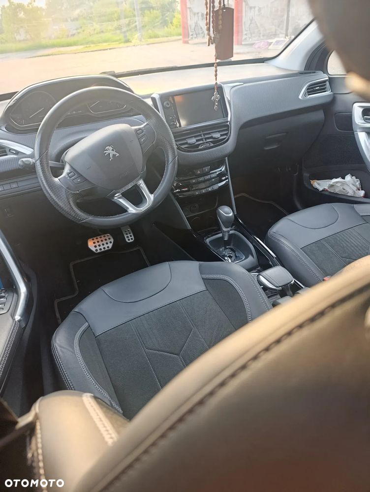 Peugeot 2008 PureTech 110 Stop&Start EAT6 GT-Line Edition - 4